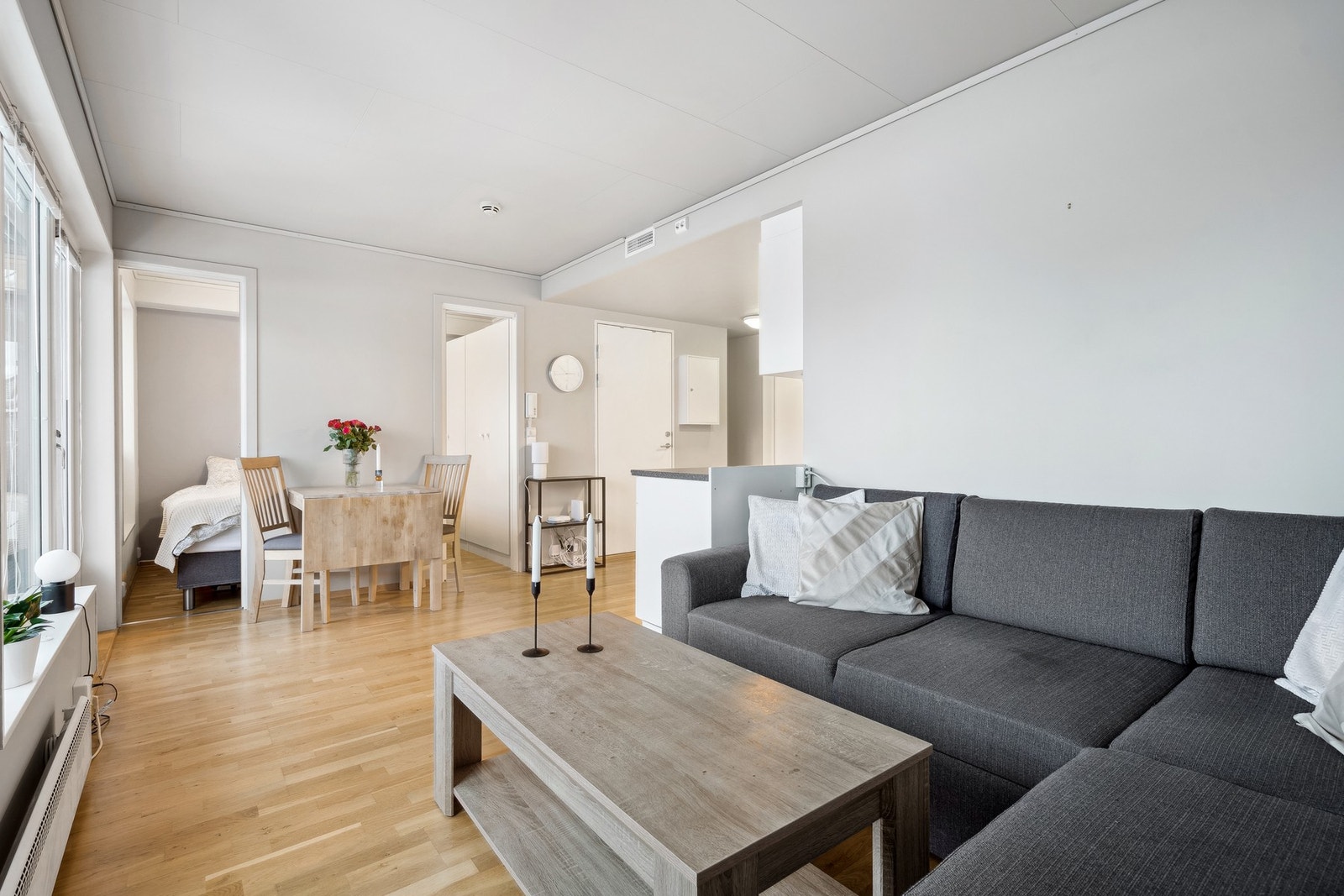 Stue med plass til spisebord. Galleribilde