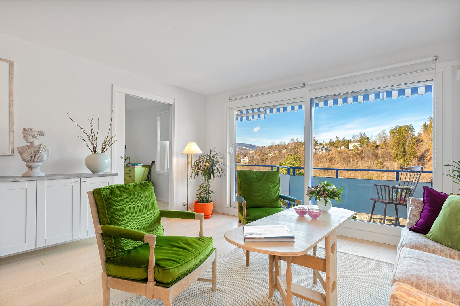 Stuen har adkomst til leilighetens soverom. Galleribilde