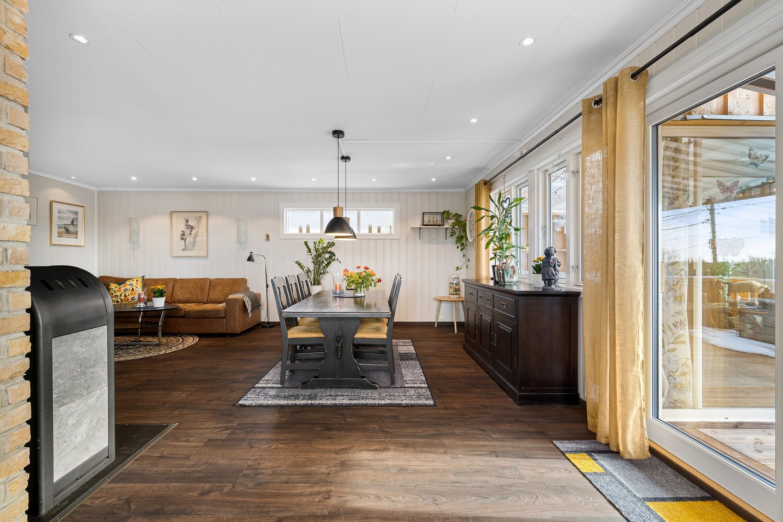 I senere år er det utført oppussing og oppgraderinger i de fleste rom, i stuen og flere rom i første etasje så nylig som i 2022/2023. Galleribilde