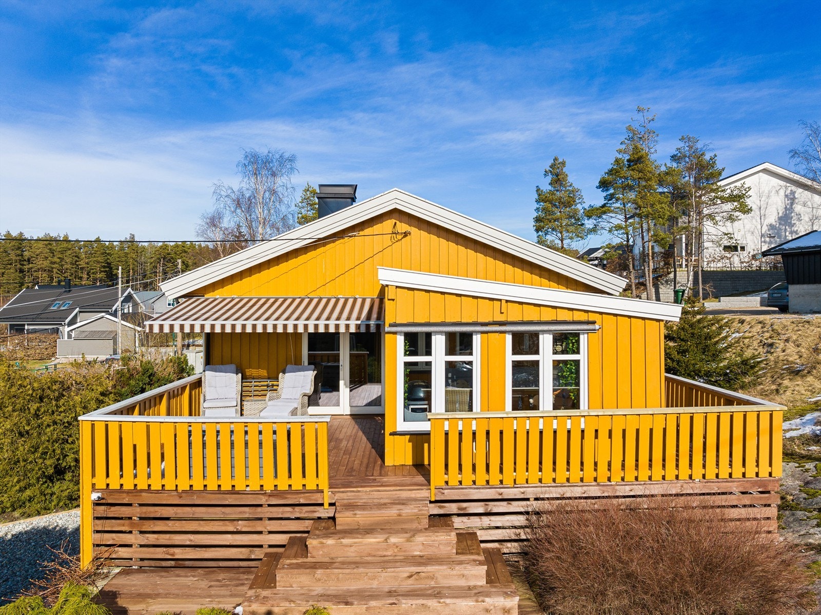 På terrassen ble en romslig vinterhage oppført rundt 2022/2023. Galleribilde