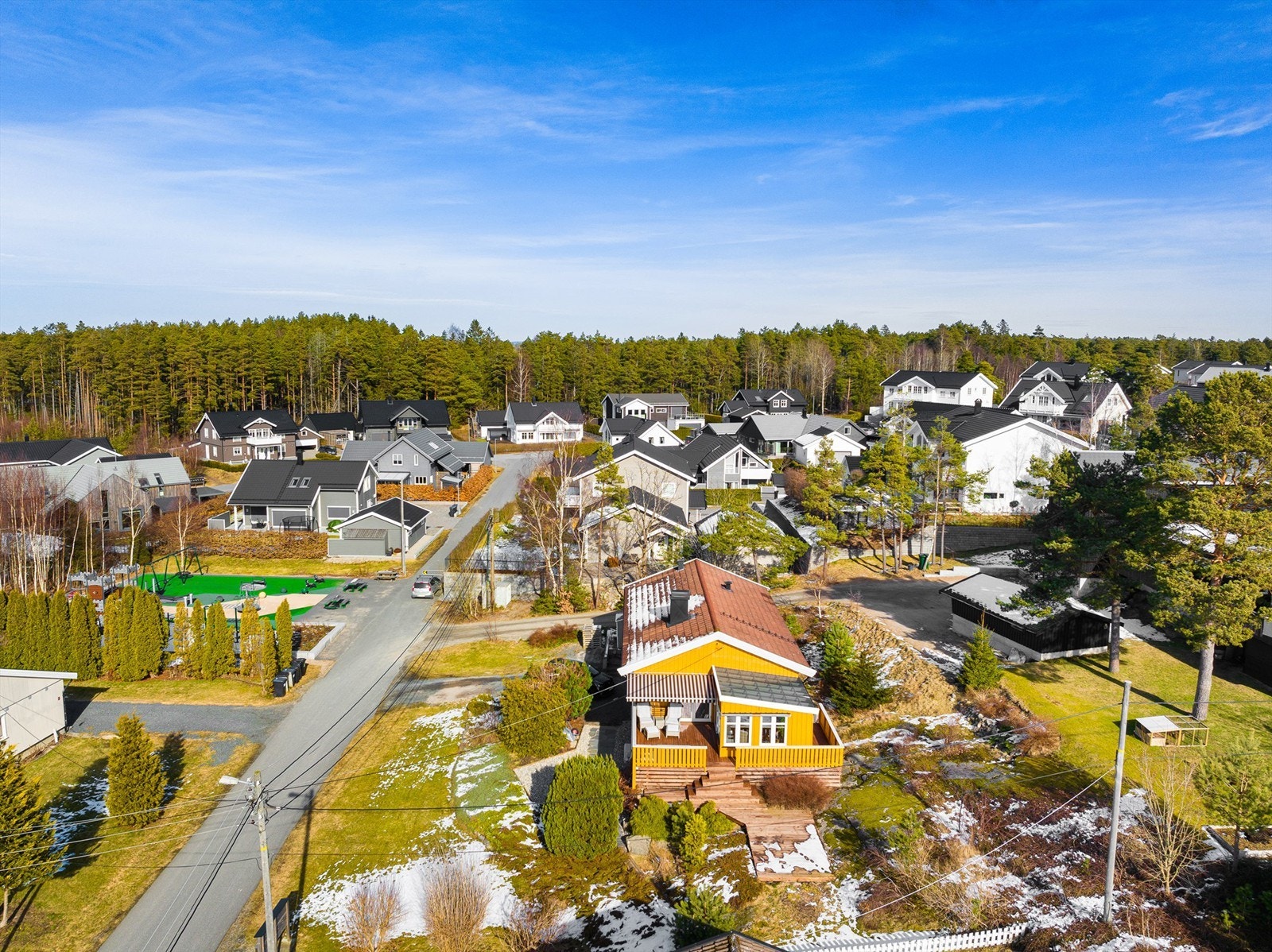 Manstadfaret er sperret for gjennomkjøring etter nummer 10 og har et rolig, barnevennlig miljø. Galleribilde