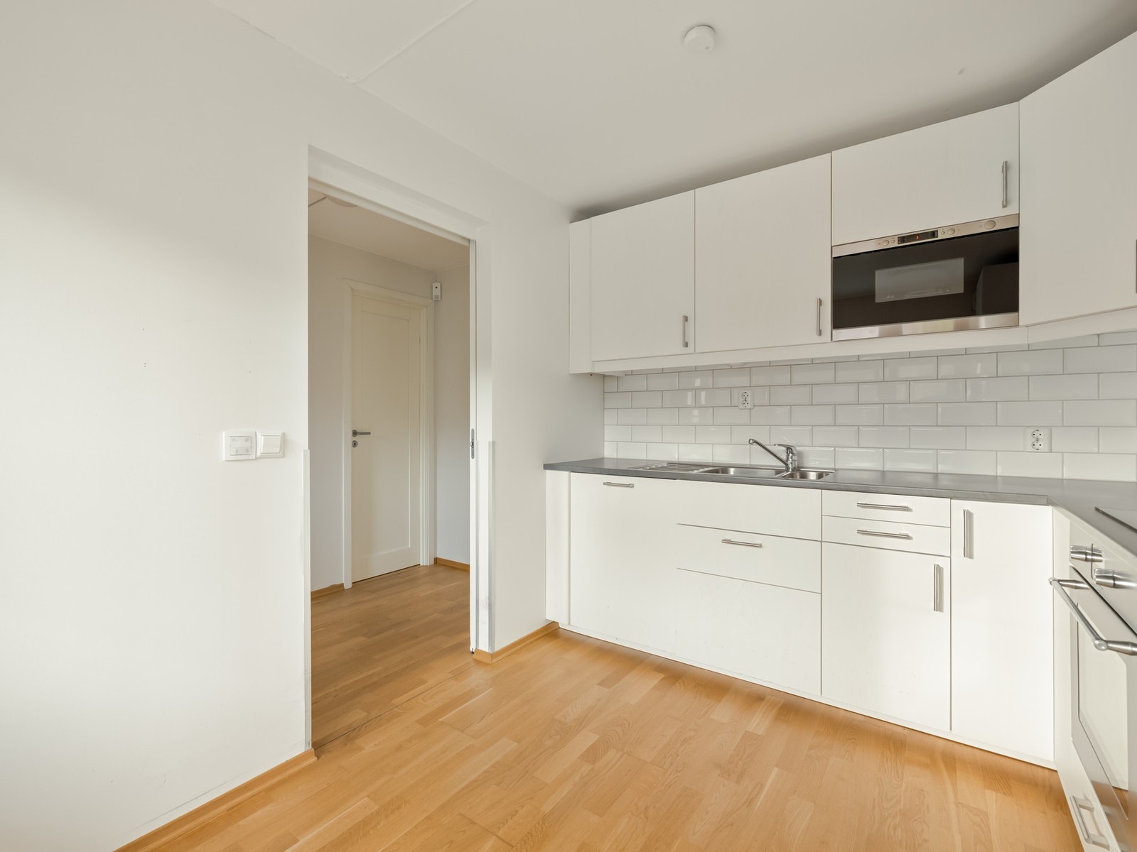 Hvitevarene medfølger boligen ved salg. Galleribilde