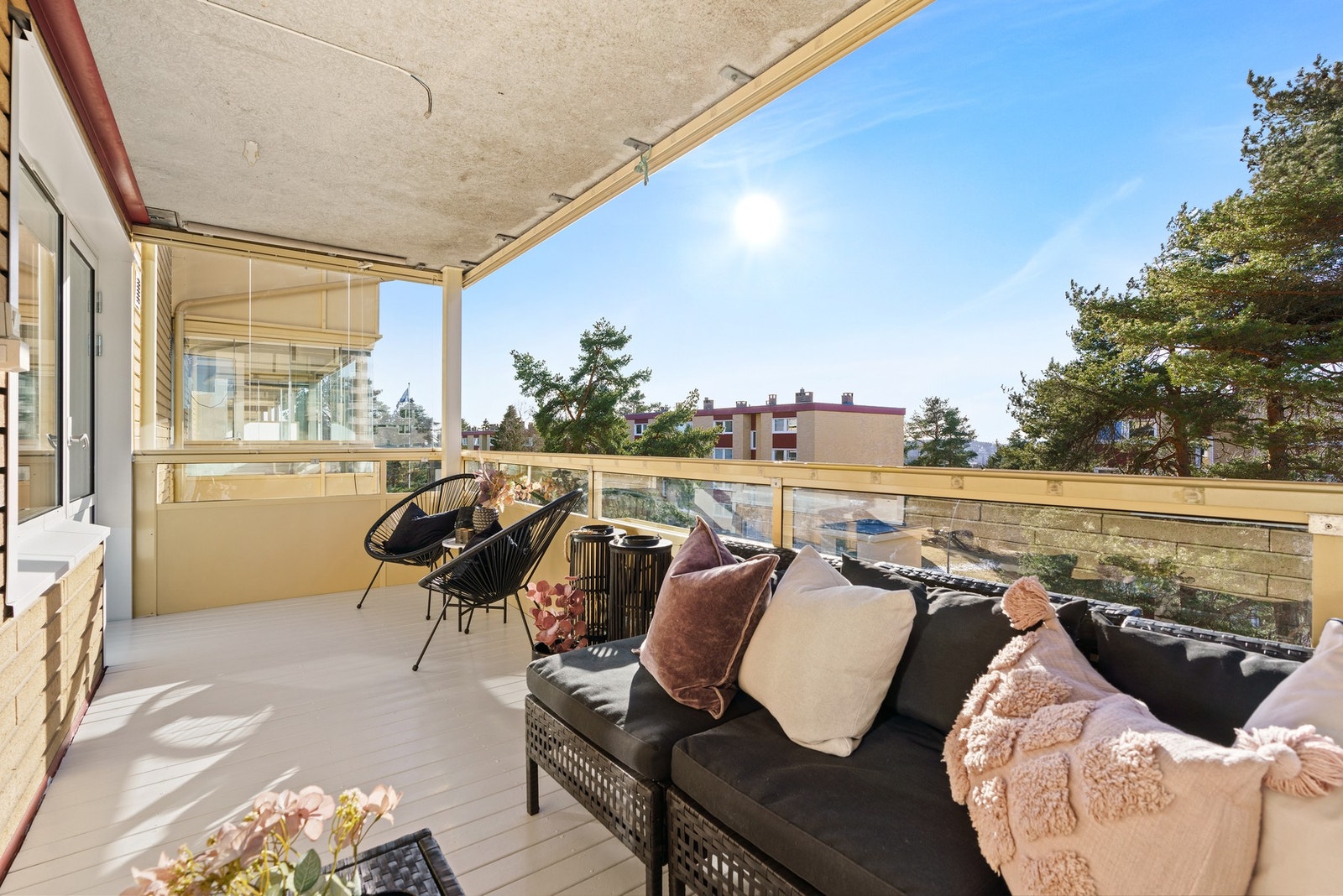 Velkommen til Kranveien 14! Presentert av Privatmegleren avd. Oppsal ved Marius Semmerud Berg og Fridtjof Sparbo. Galleribilde