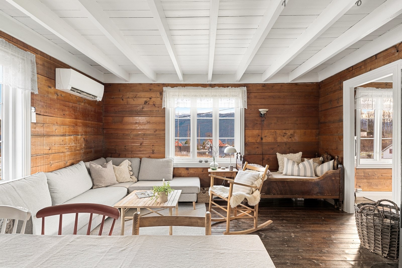 Vinduene slipper inn den flotte utsikten. Galleribilde