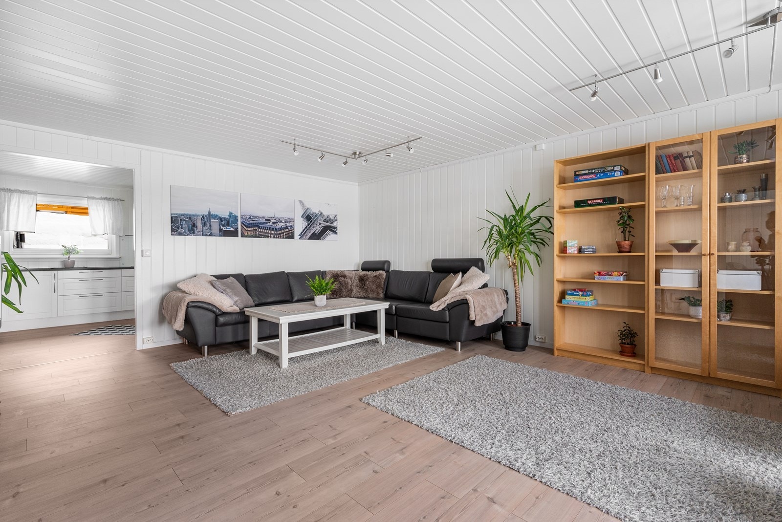 Hele 1. etasje i boligen ble oppusset i 2012. Galleribilde