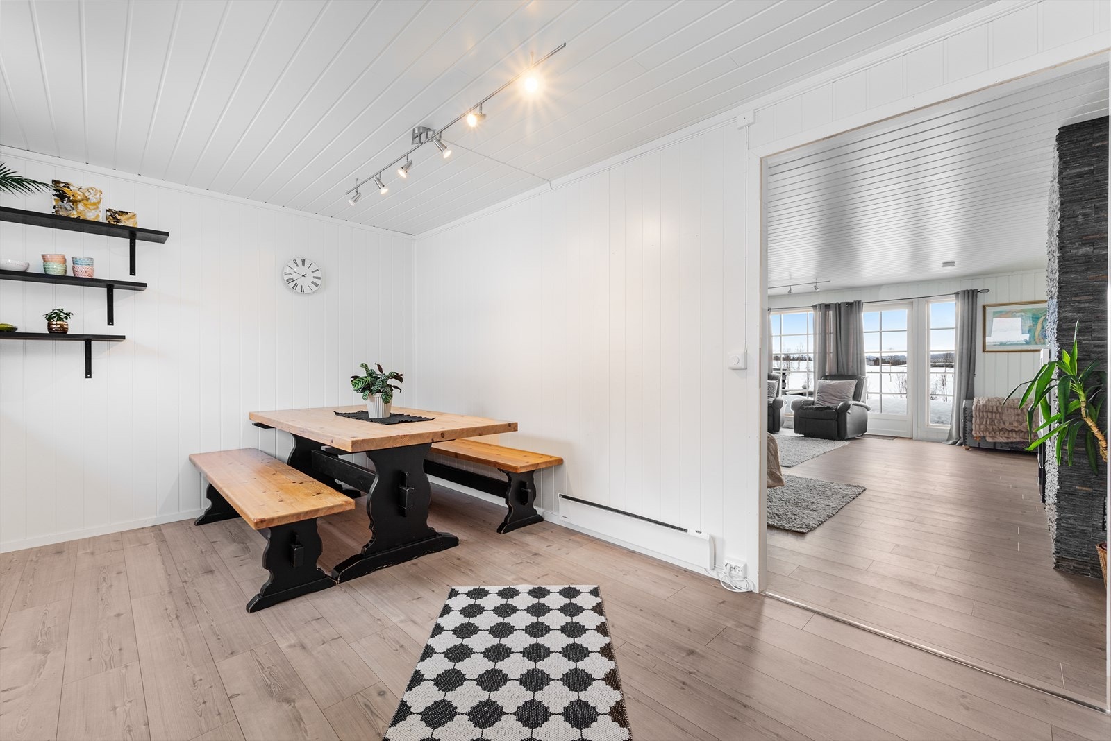 God plass til spisebord er det også på kjøkkenet. Galleribilde