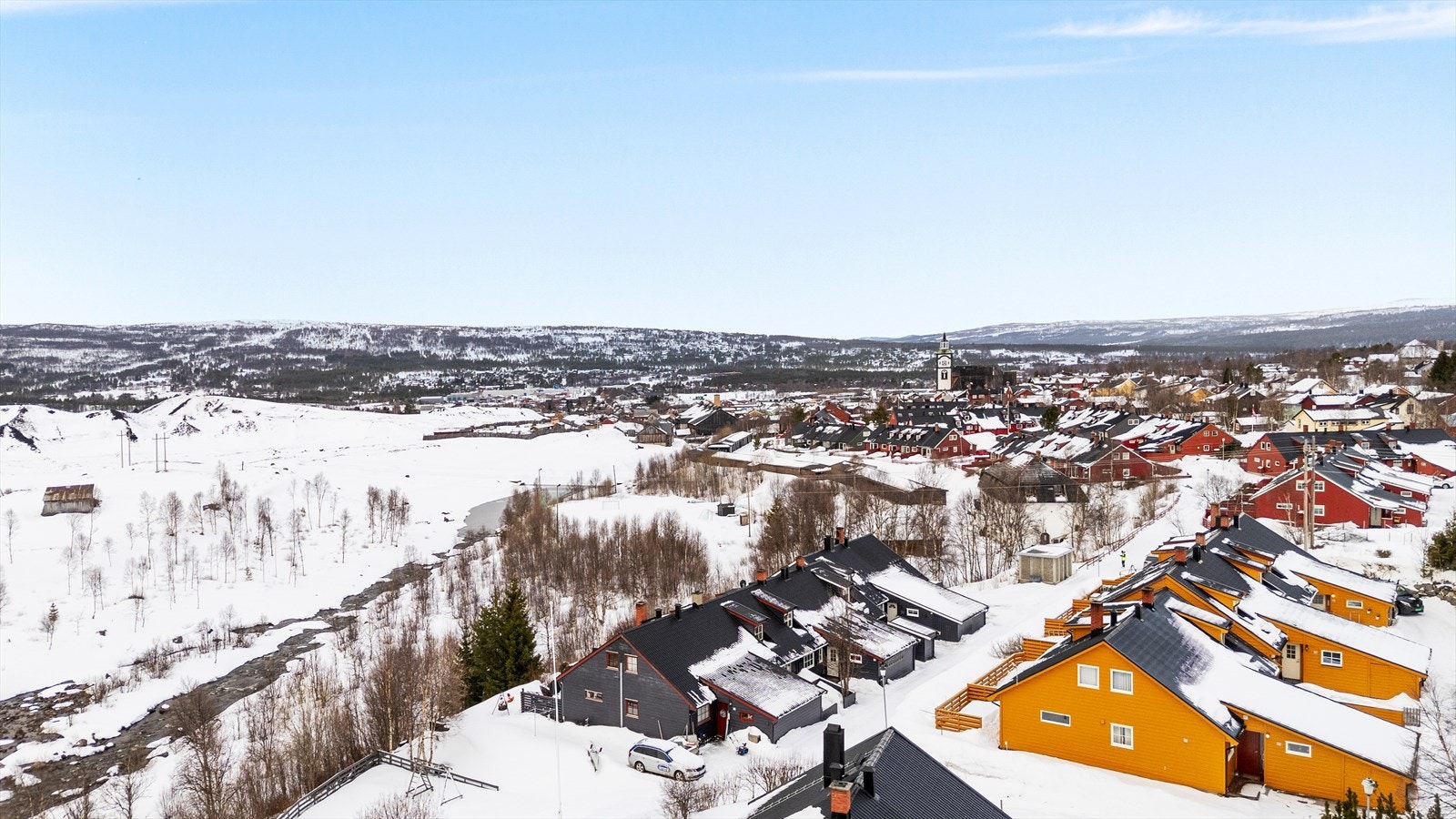 Boligen ligger i fremste rekke med fin utsikt og gode solforhold. Galleribilde