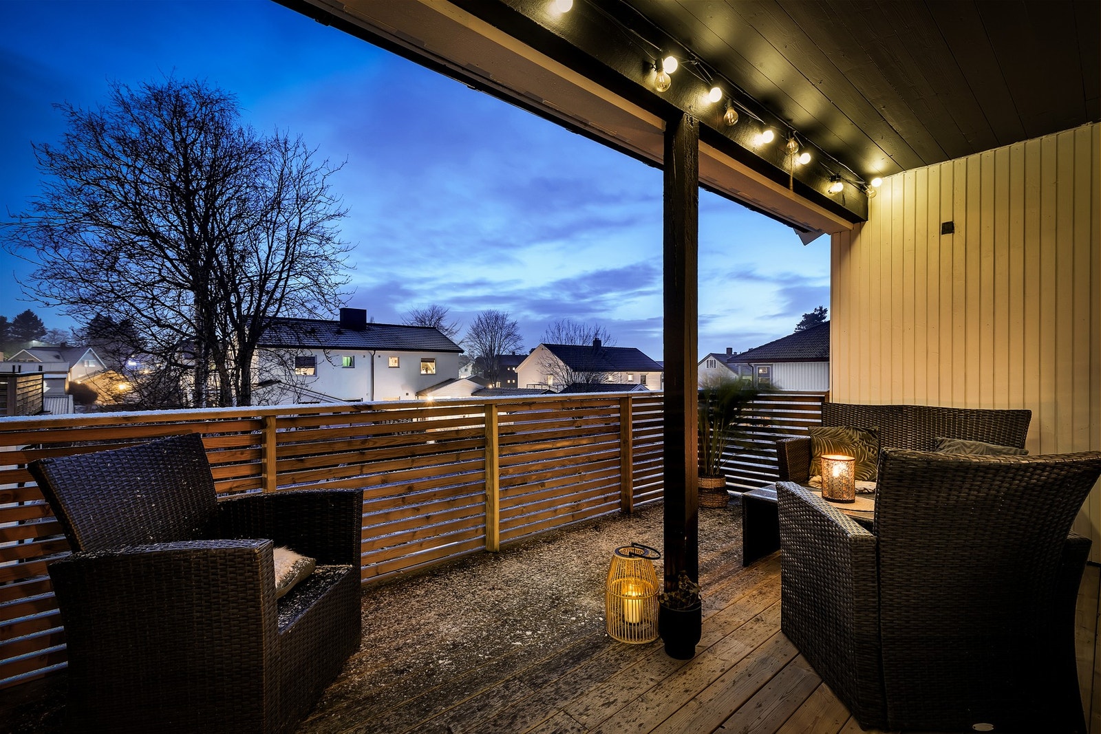 Altanen er på 6,5 kvm og har god plass til utemøblement. Galleribilde