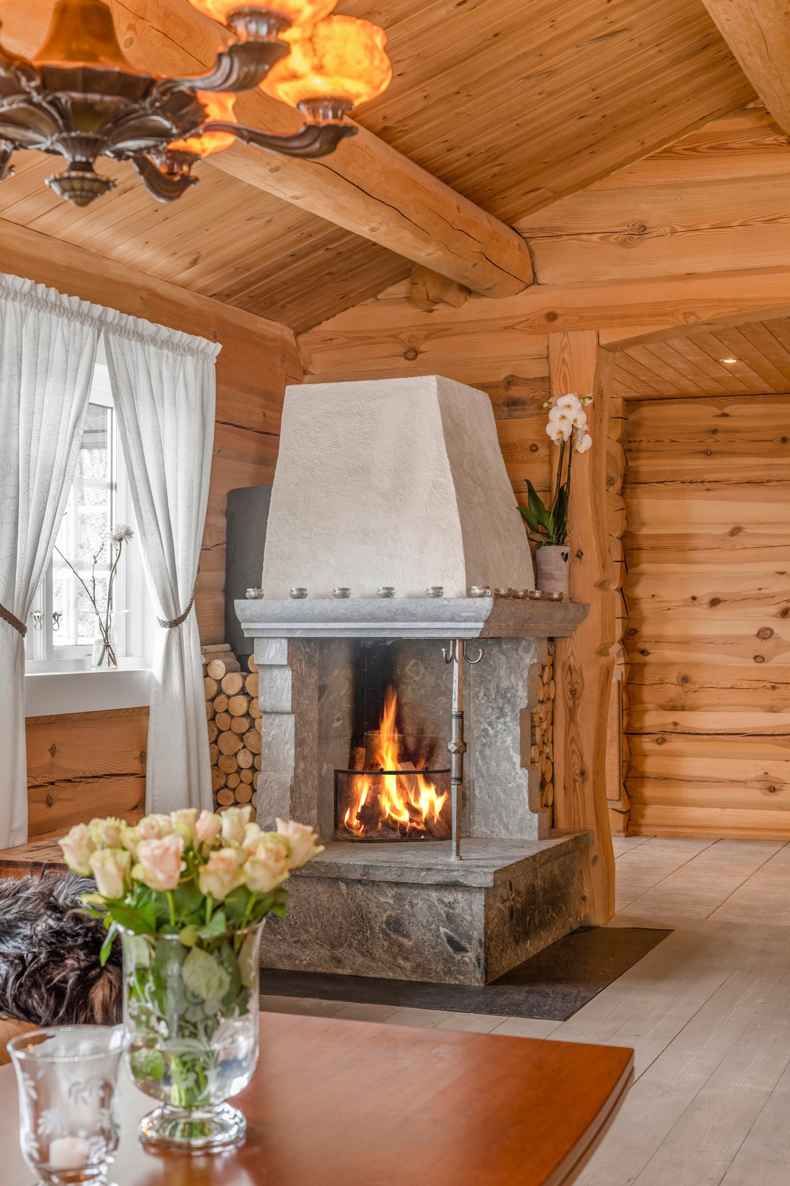 Peis som sørger for effektiv oppvarming og ekstra hygge. Galleribilde