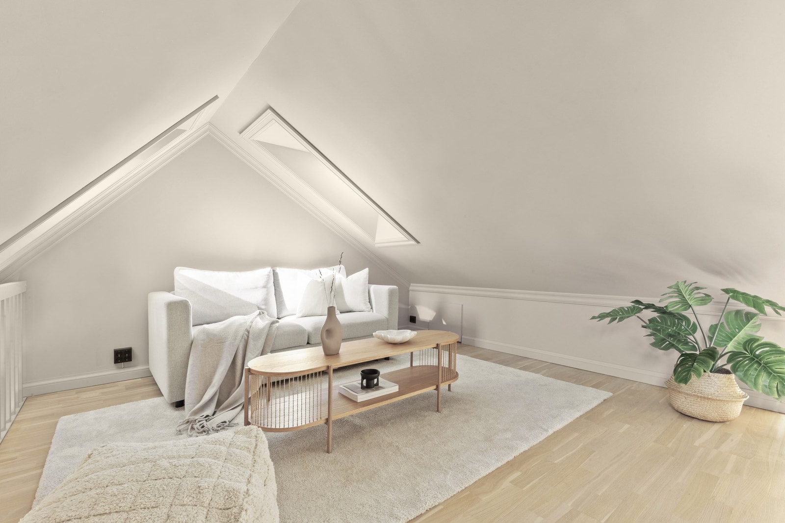 Dagens eier har benyttet rommet til gjesterom, ekstra stue og hjemmekontor (Rommet er ikke godkjent til varig opphold) Galleribilde