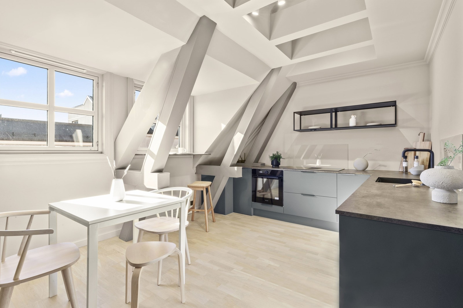 Krogsveen v/Anders Rønn Skajaa har fått gleden av å presentere Østre Strandgate 45! Galleribilde