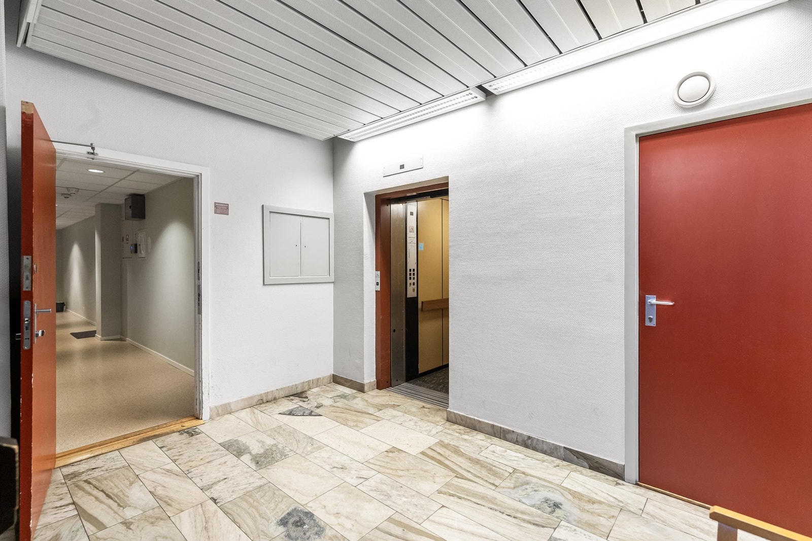 Det er heis i bygget Galleribilde