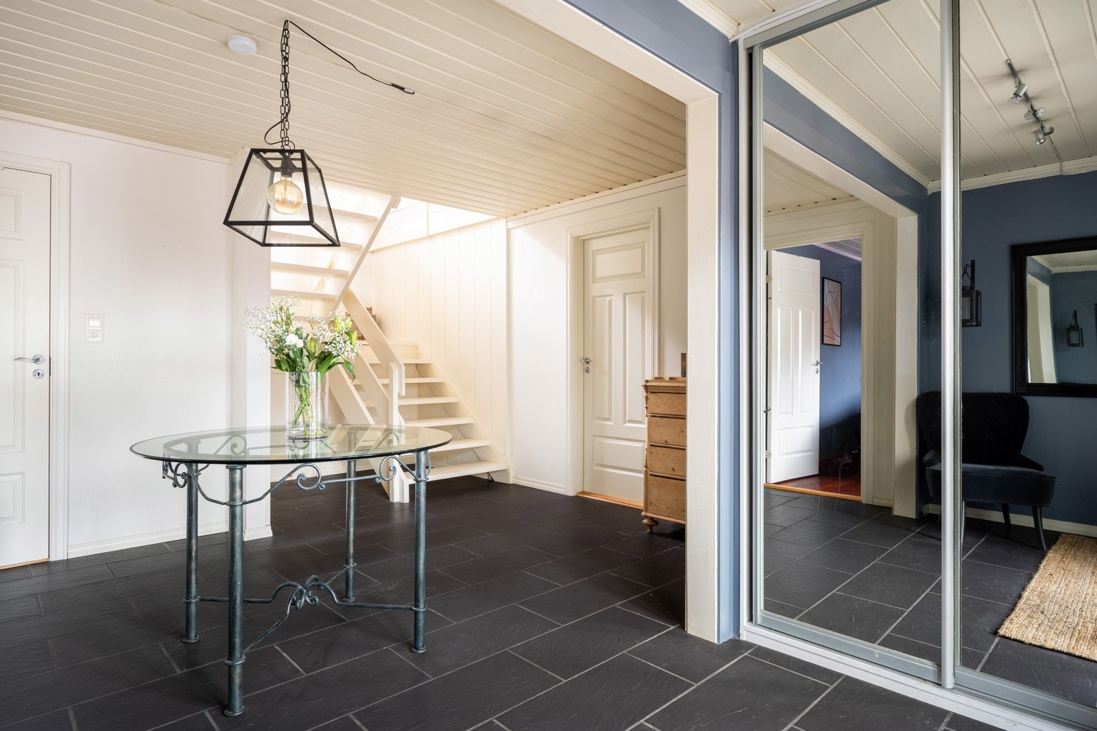 Det er varmekabler i deler av entréen. Galleribilde