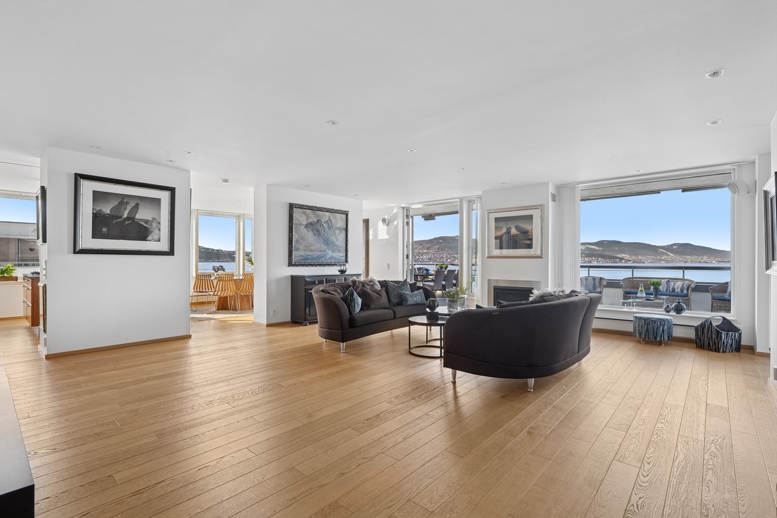 Her er det god plass til flere avdelinger, og størrelsen åpner for flere møbleringsalternativer. Galleribilde