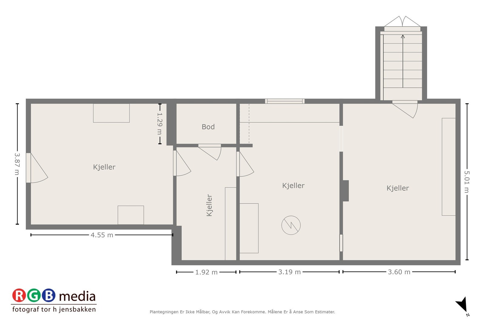 Plantegning for kjeller. Her er det store og gode lagringsrom, egen inngang fra hagen og baksiden av huset. Galleribilde