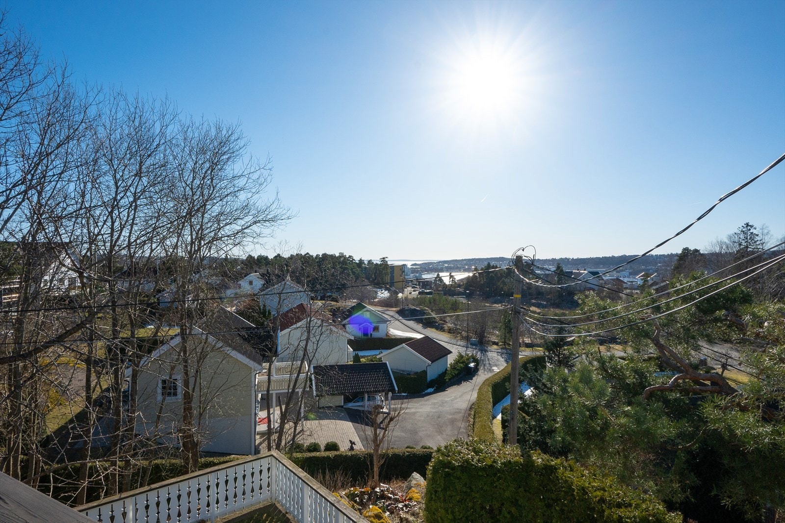 Utsikt sett fra verandaen. Galleribilde