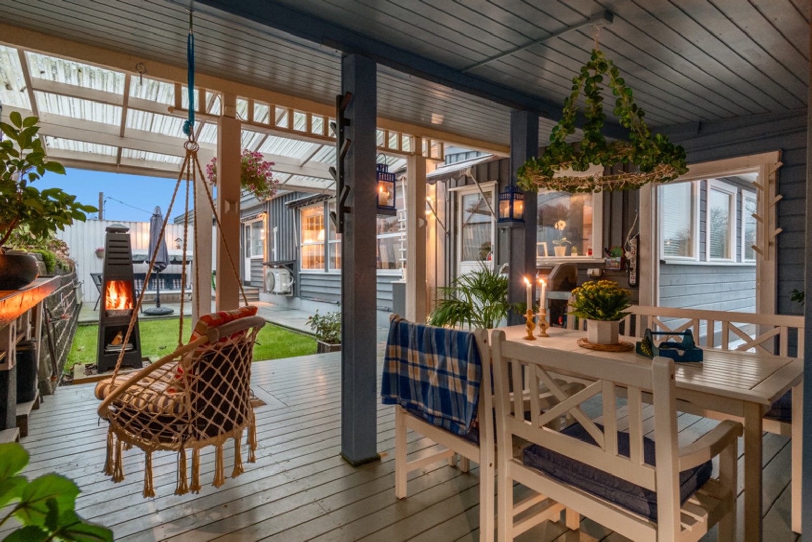 Her kan en nyte lange, late sommerdager Galleribilde