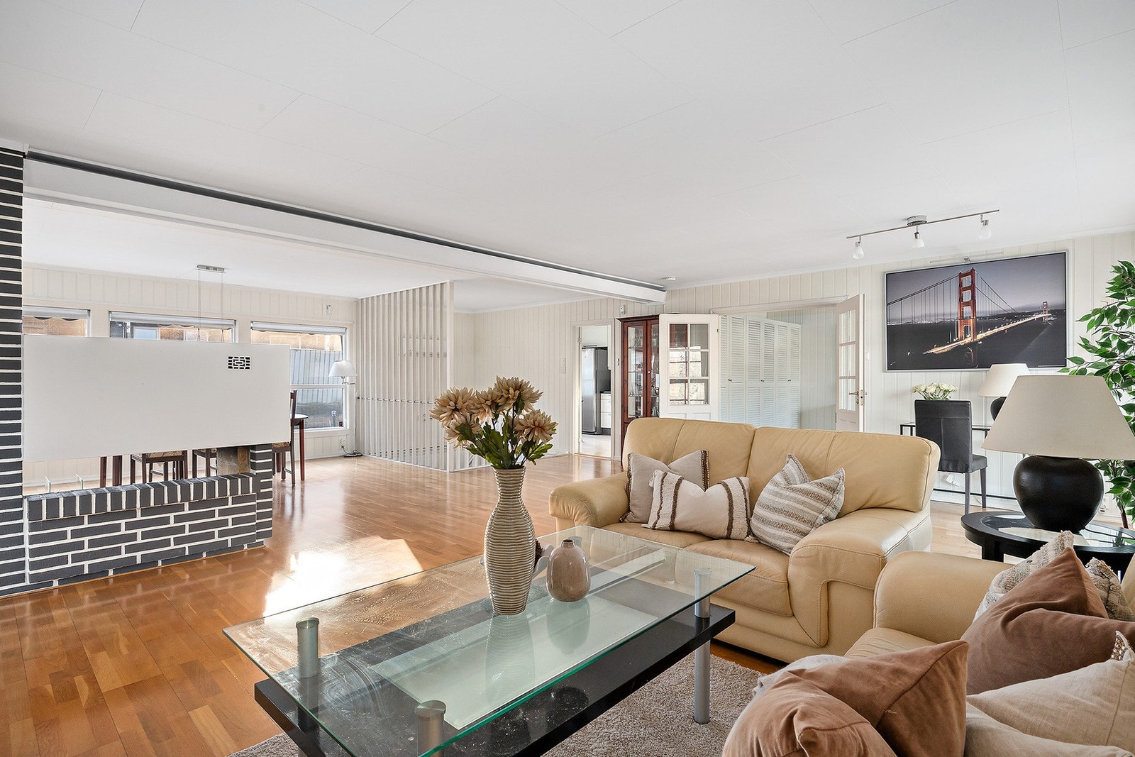 Her kan en enkelt innrede med en deilig sofagruppe med tilhørende møblement Galleribilde