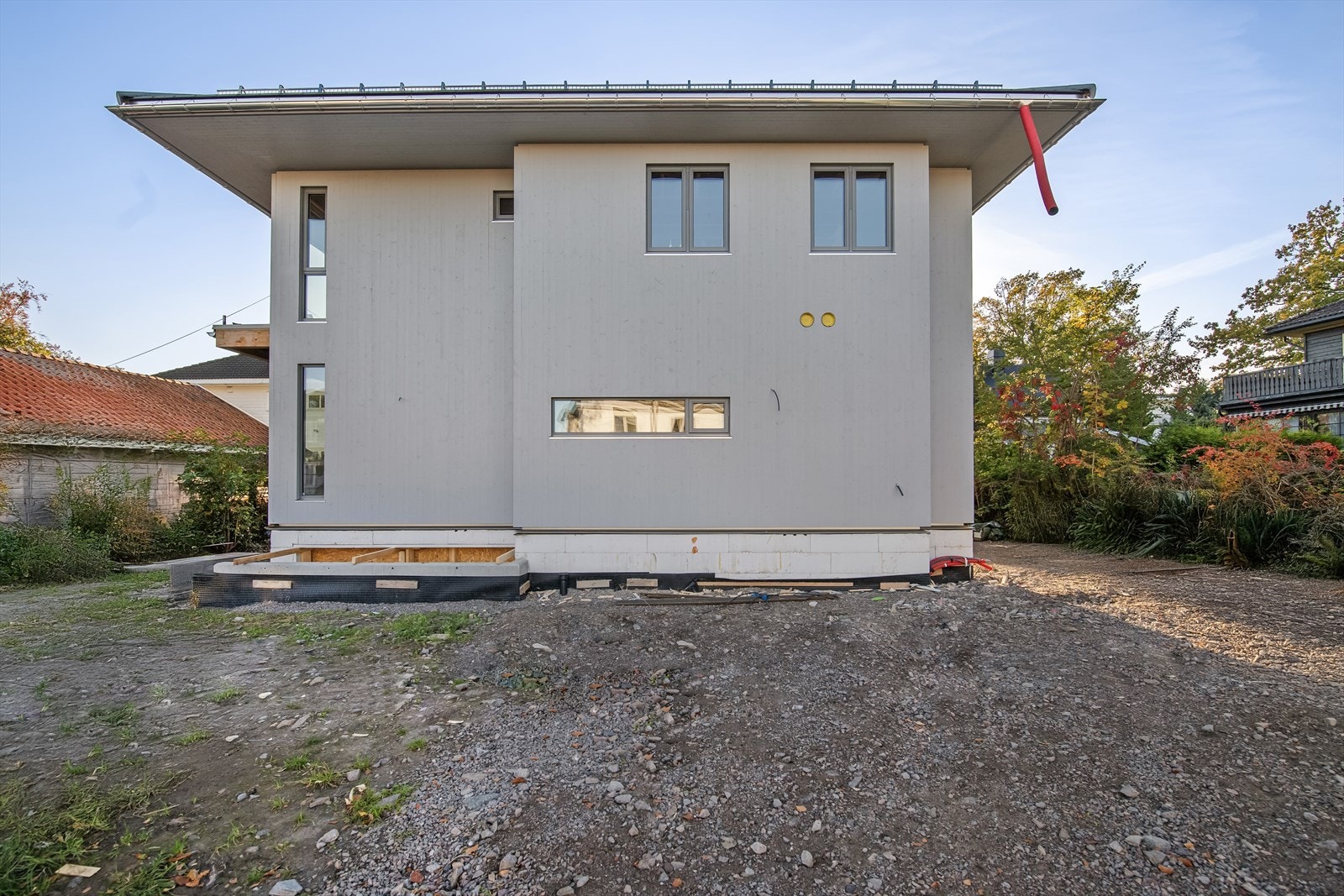 Boligen er tilnærmet ferdig utvendig, og blir ferdigstilt av Christensen og Mathisen når boligen er solgt. Galleribilde