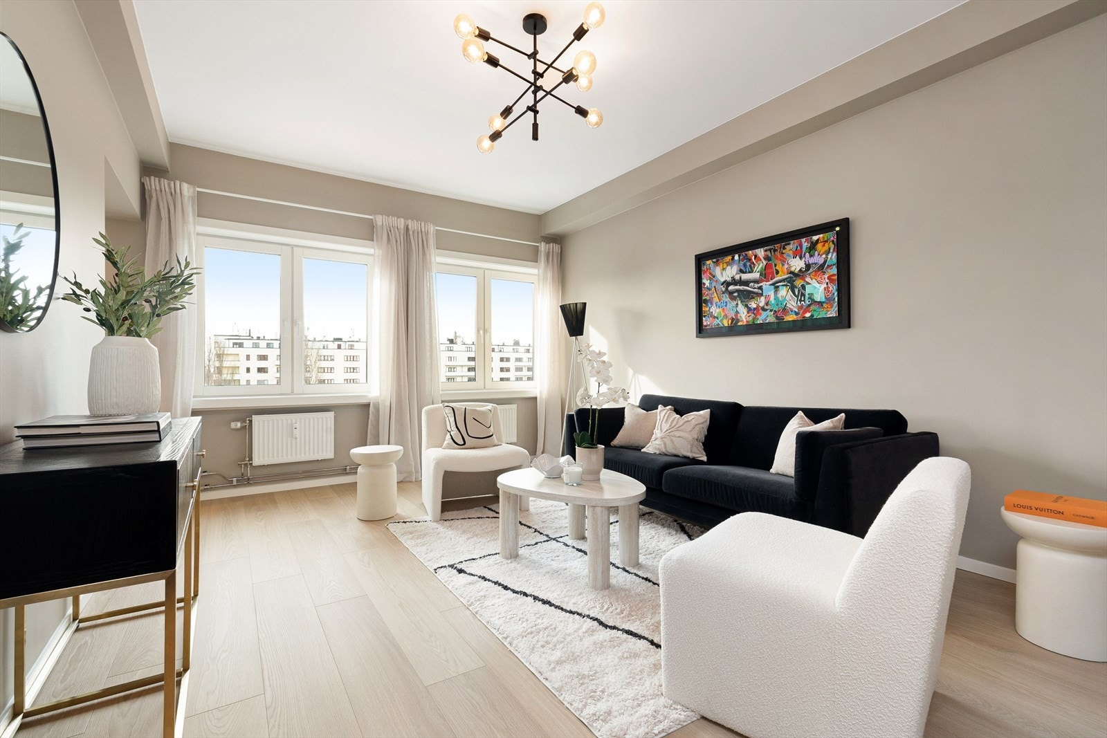 Leiligheten oppleves som pen og er malt i nyere tid. Galleribilde