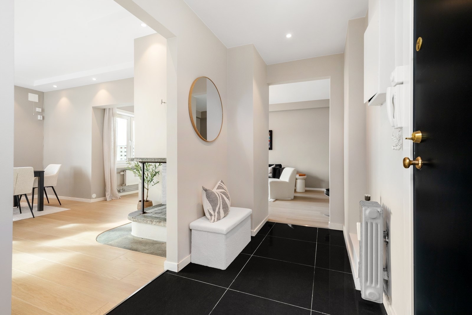 Entré. Galleribilde