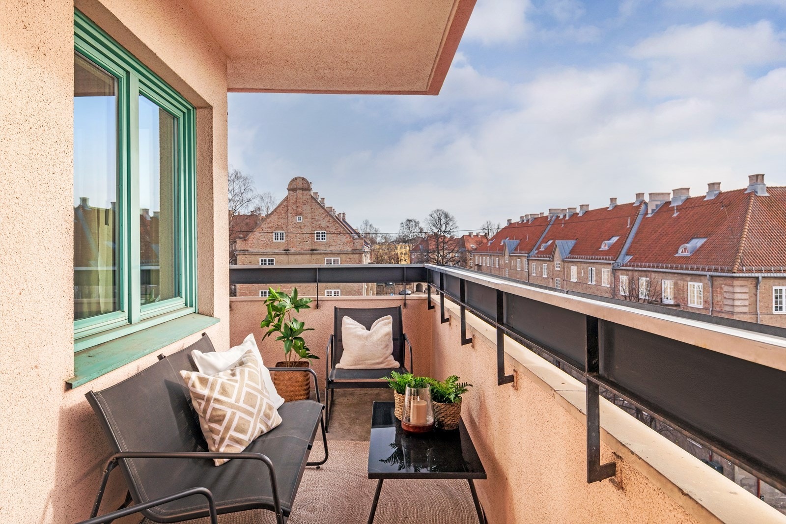 God plass til utemøbler og grill. Galleribilde