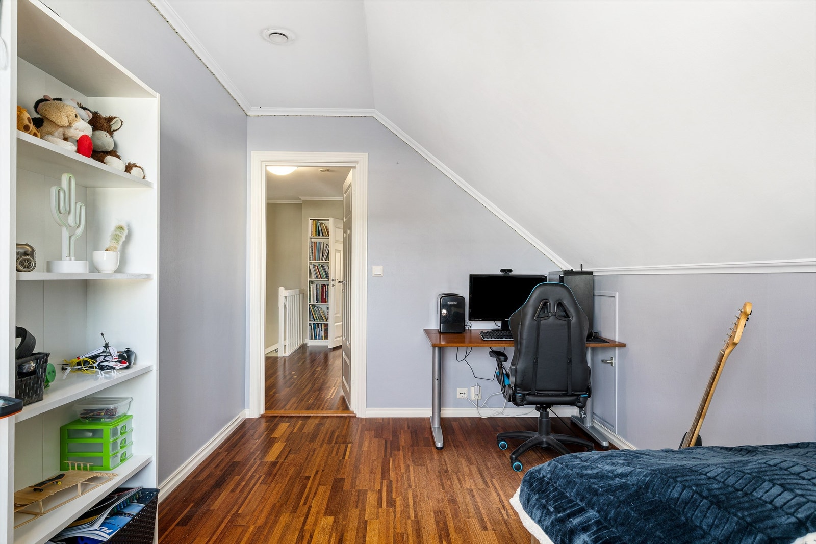 Soverom 4, med lagrings kott i kneveggen. Galleribilde