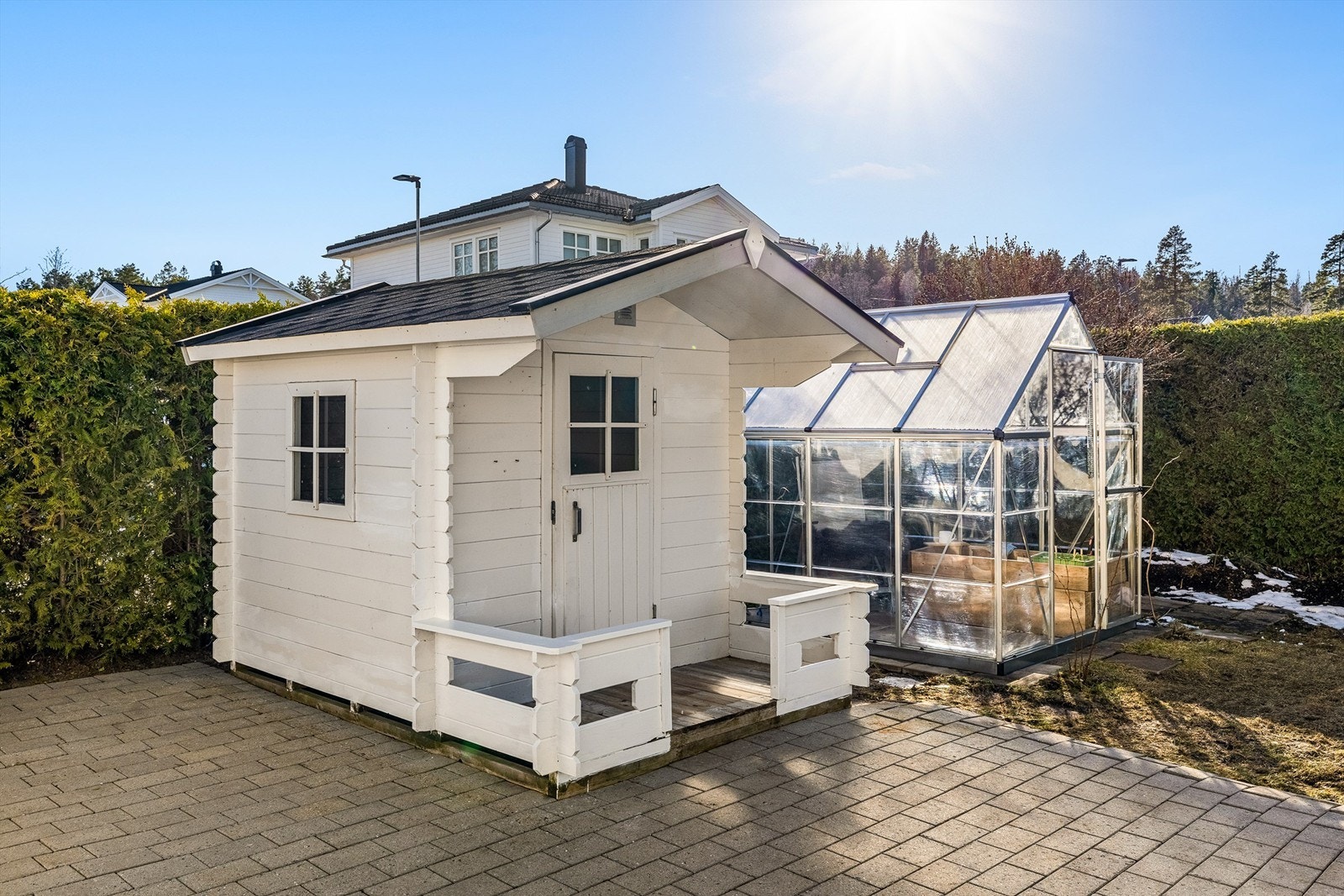 Lekestue/redskapsbod. Galleribilde