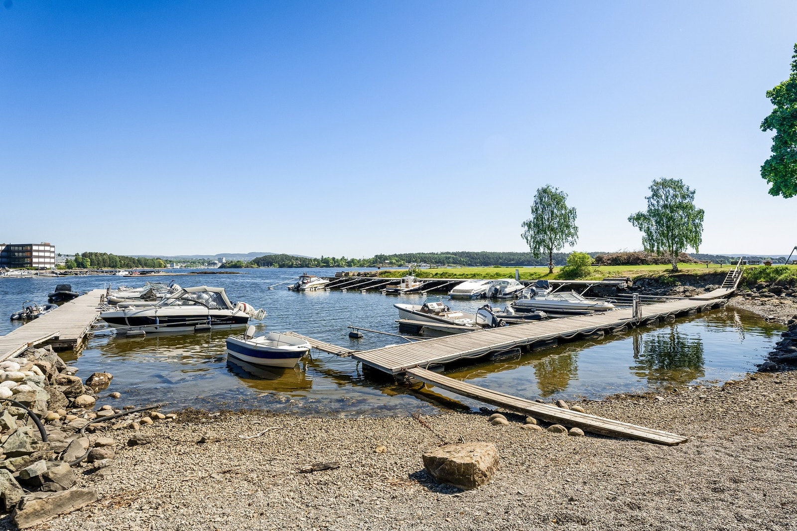 Lagåsen vel disponerer 39 båtplasser, mulighet for leie av båtplass Galleribilde