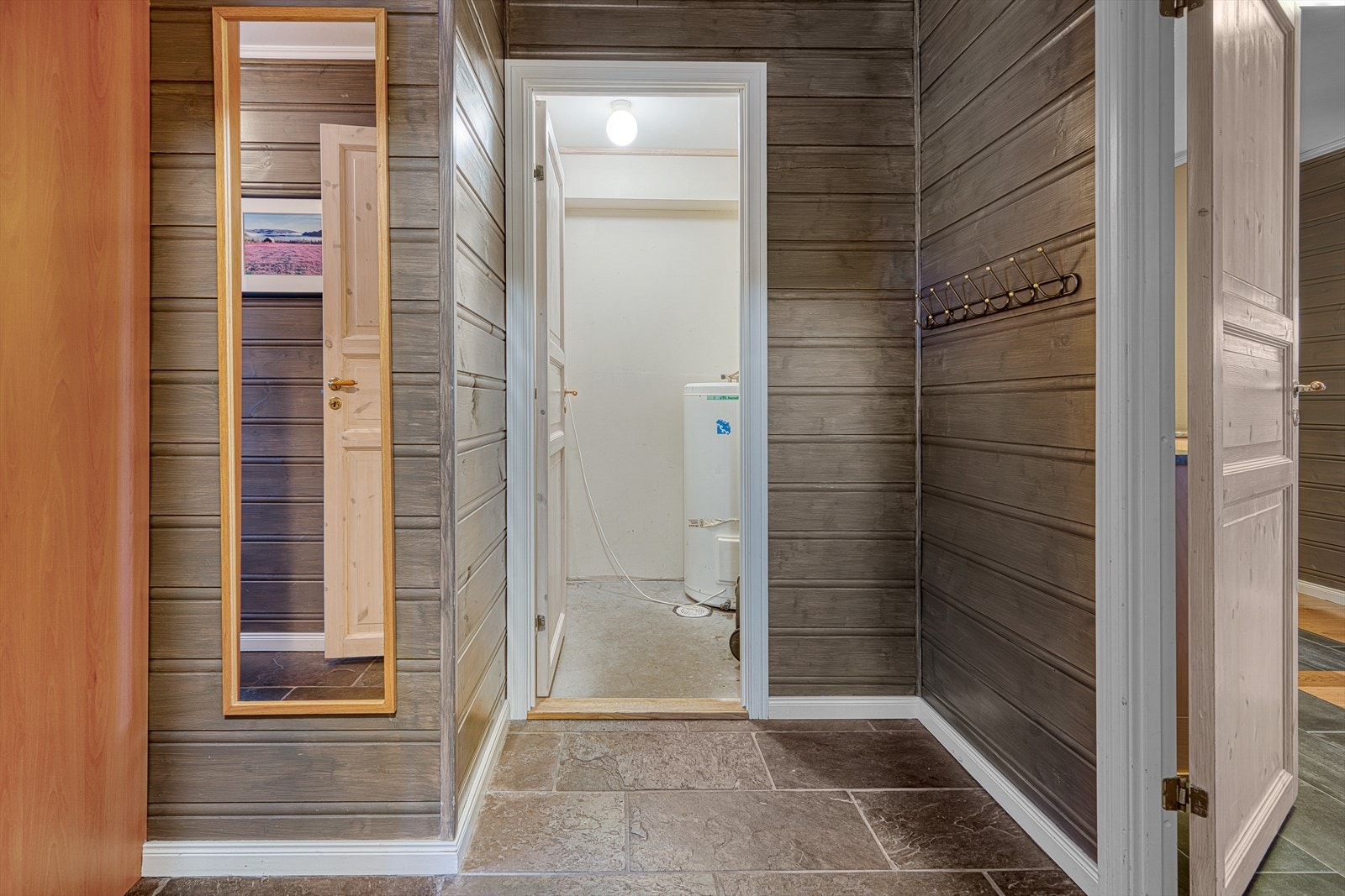 286104_DSC09498_HDR.jpg Galleribilde