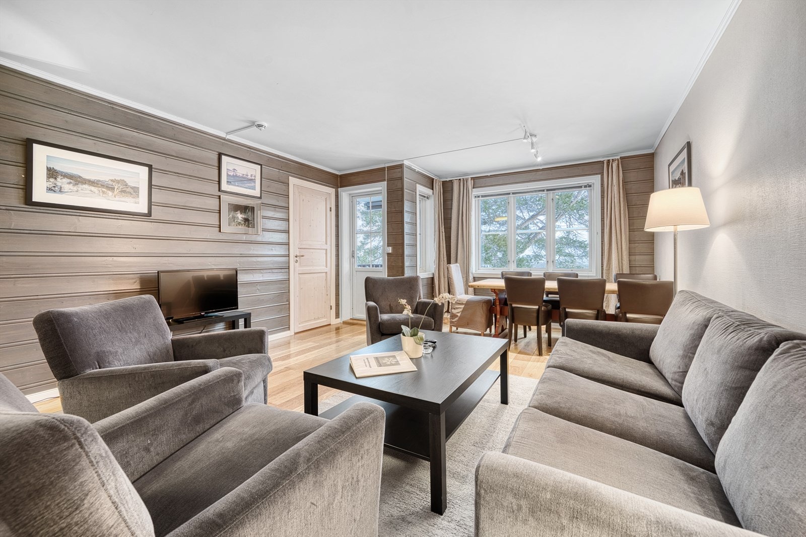 286104_DSC09528_HDR.jpg Galleribilde