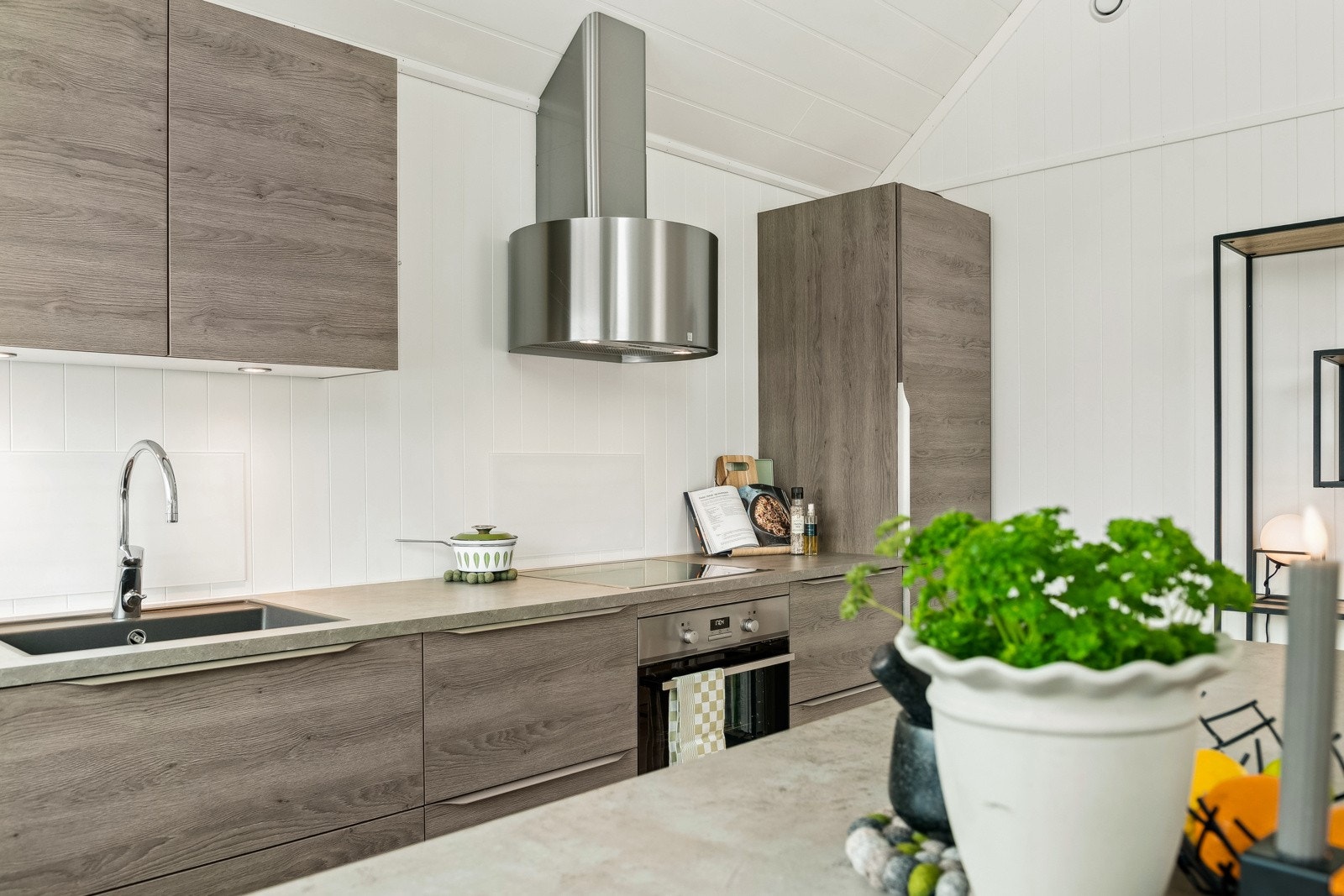 Kjøkkeninnredning fra byggeår (2020). Galleribilde