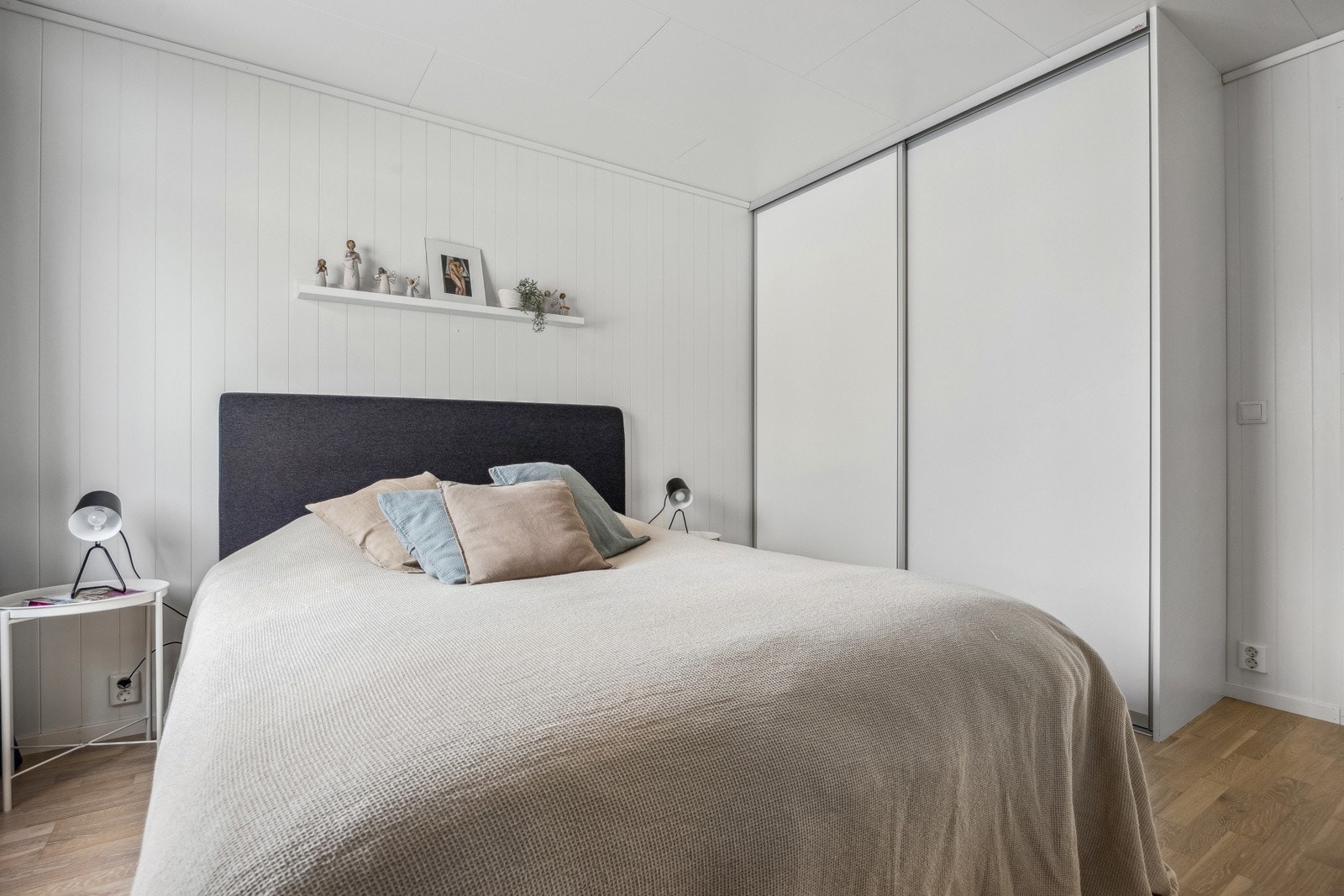 Soverommet har god plass til garderobeløsning. Galleribilde