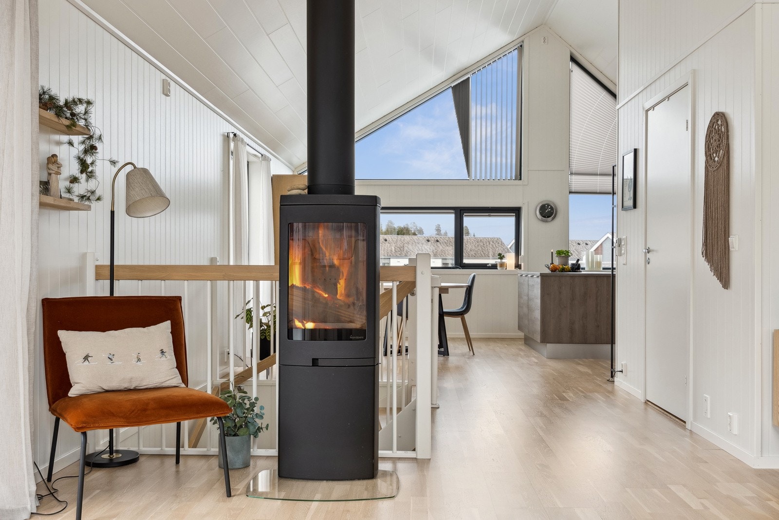 Stuen er designet med tanke på både hverdag og sosiale sammenkomster. Galleribilde