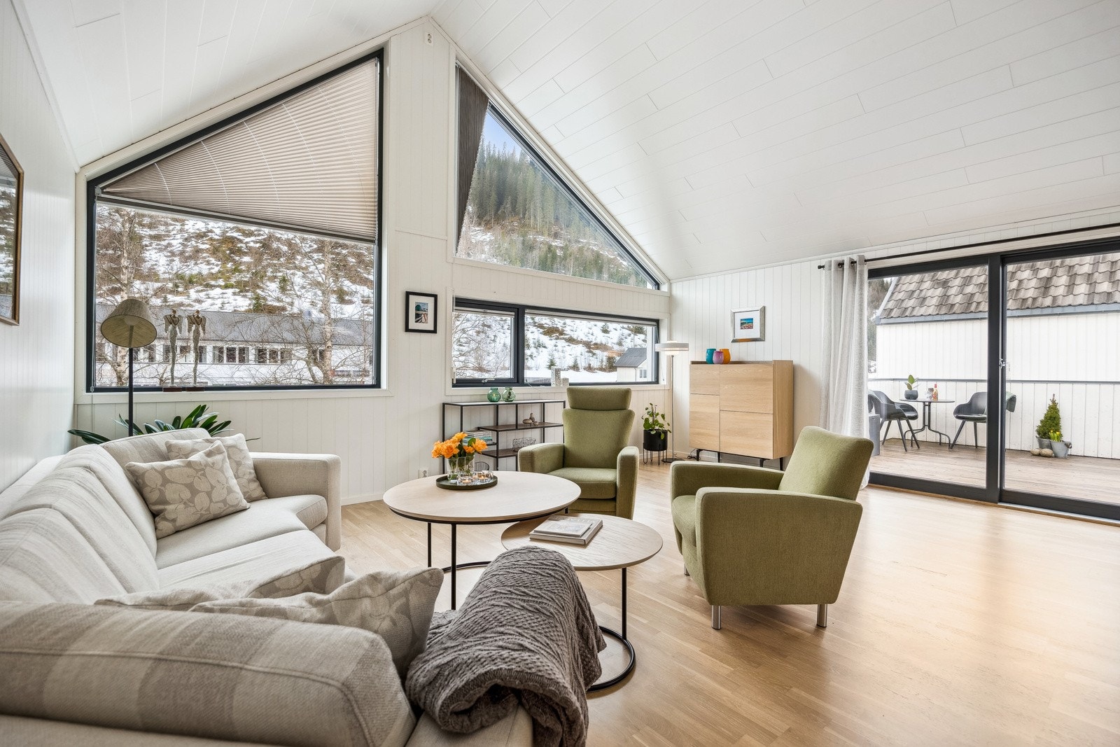 EIE eiendomsmegling ved Amrinder Singh har gleden av å presentere Botnhåggån 9. Galleribilde