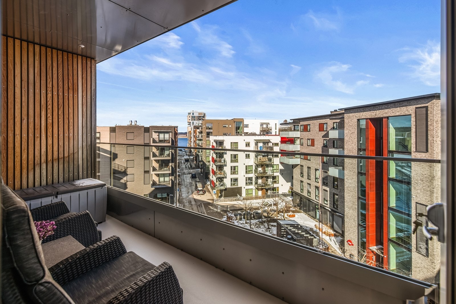 Nordvik Tønsberg v/Christoffer Kvalshaugen har gleden av å ønske velkommen til Rambergveien 16B! Galleribilde