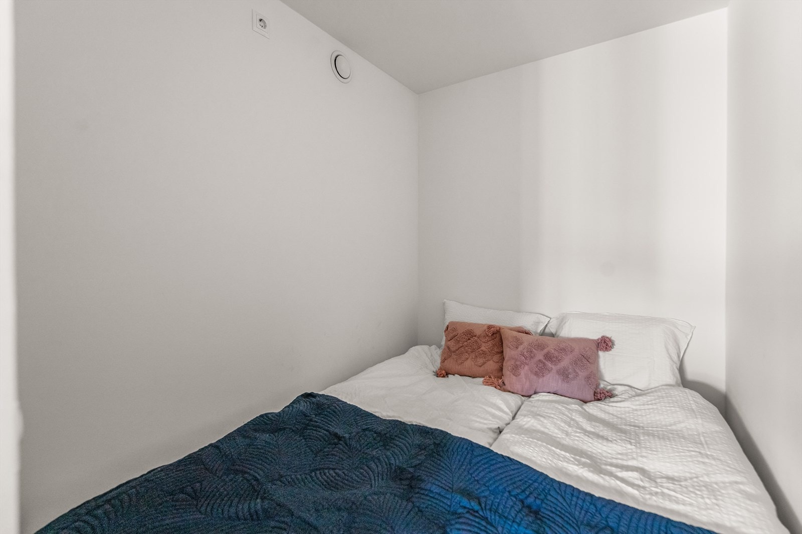 Praktisk sovealkove som gir en smart romutnyttelse. Galleribilde