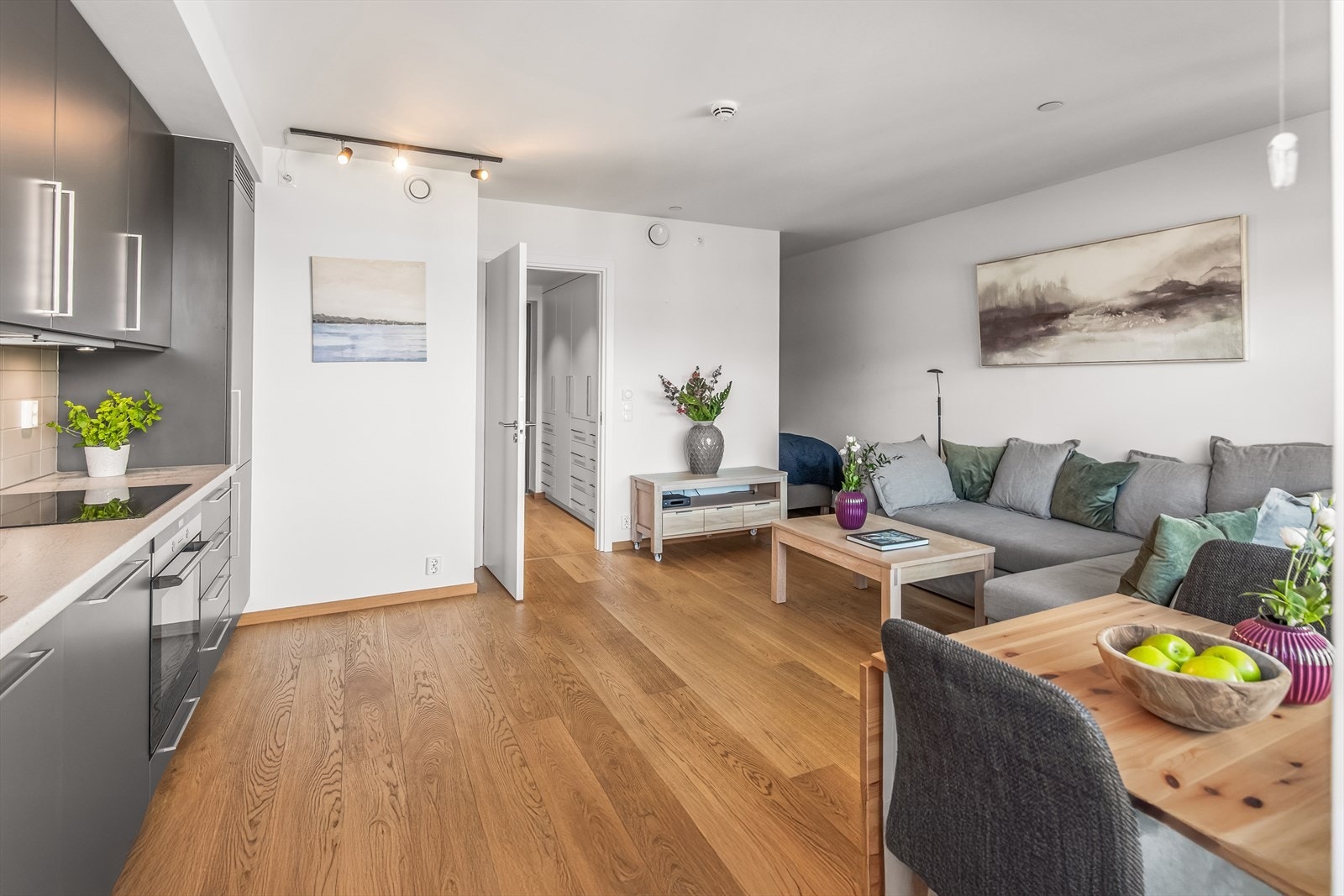 Den ekstra takhøyden bidrar til den gode romfølelsen Galleribilde