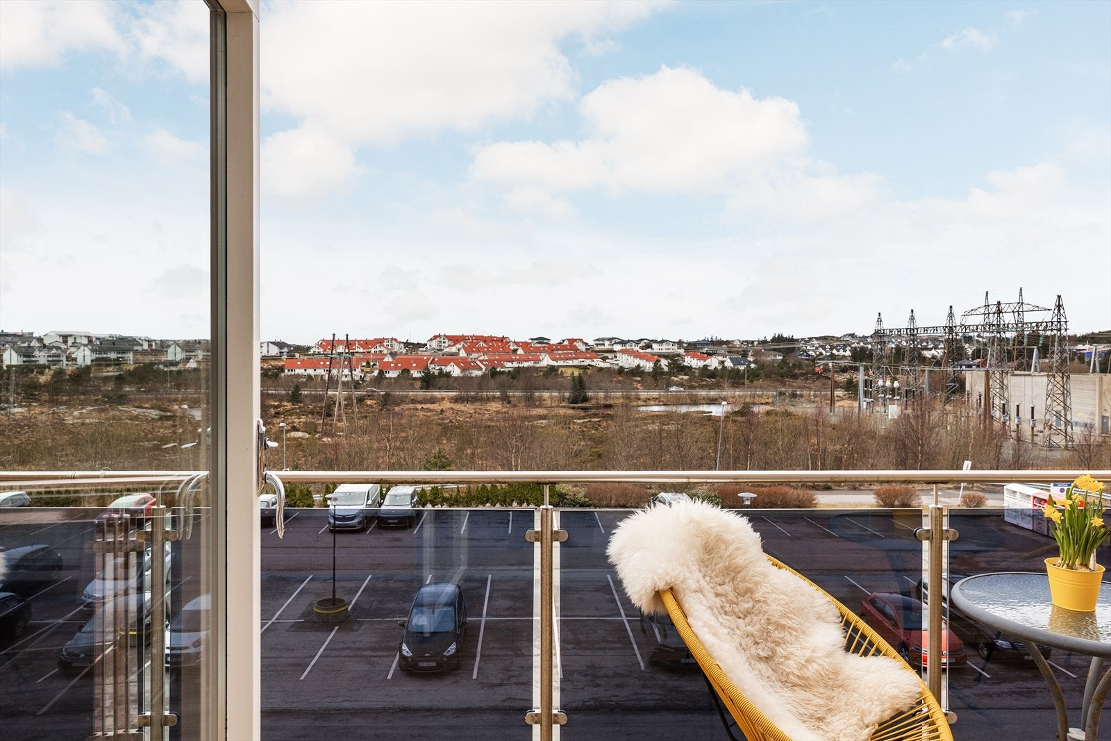 Fra stuen har du direkte adgang til en flott balkong på 15m² Galleribilde