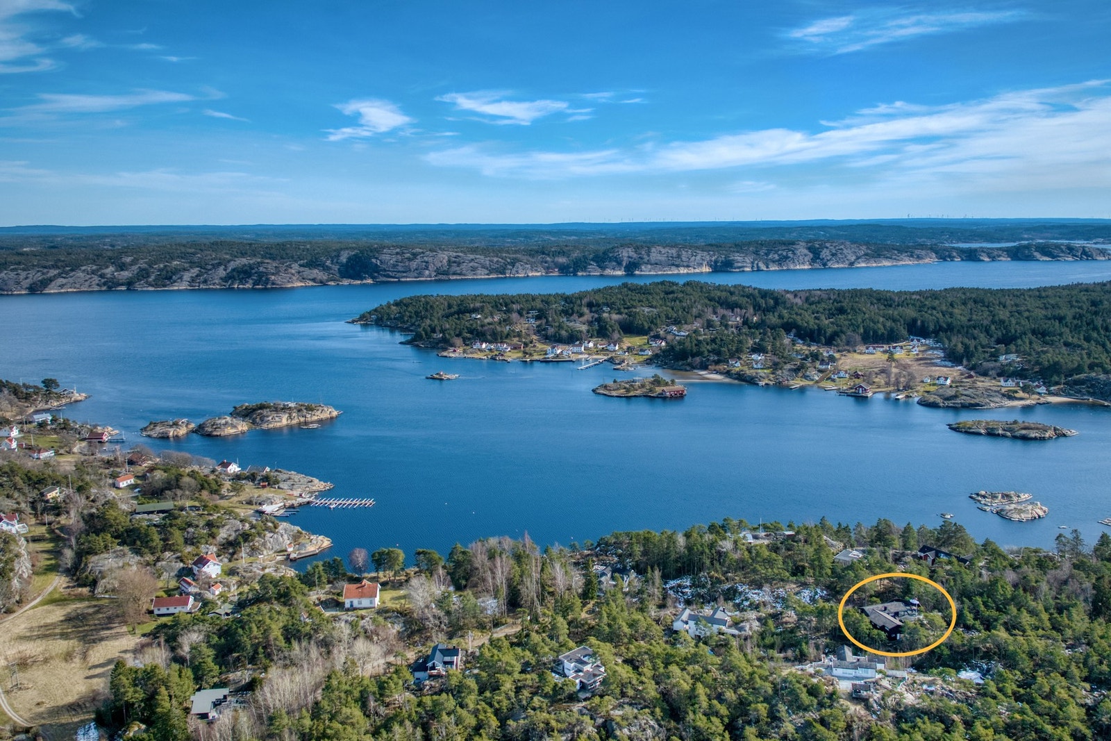 Fra hytta er det ca. 10 minutters gange til fergeleie Galleribilde