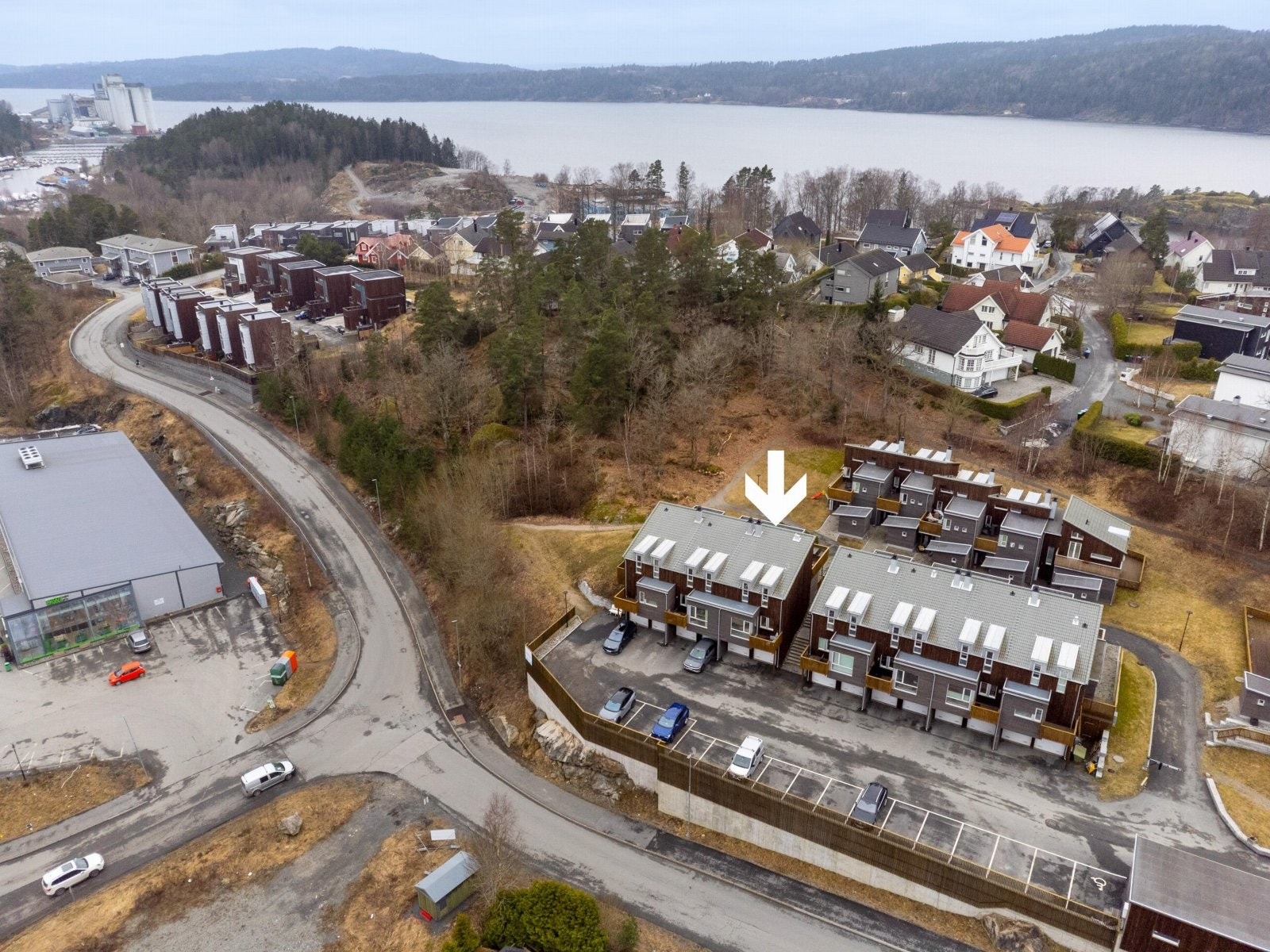 Gangavstand til Kambo stasjon, med kun 31 minutter togtur til Oslo. Galleribilde