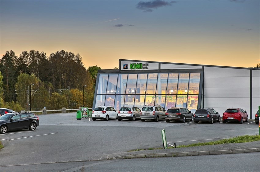 Stor Kiwi-butikk ca. 2 min. gangavstand fra boligen. Galleribilde