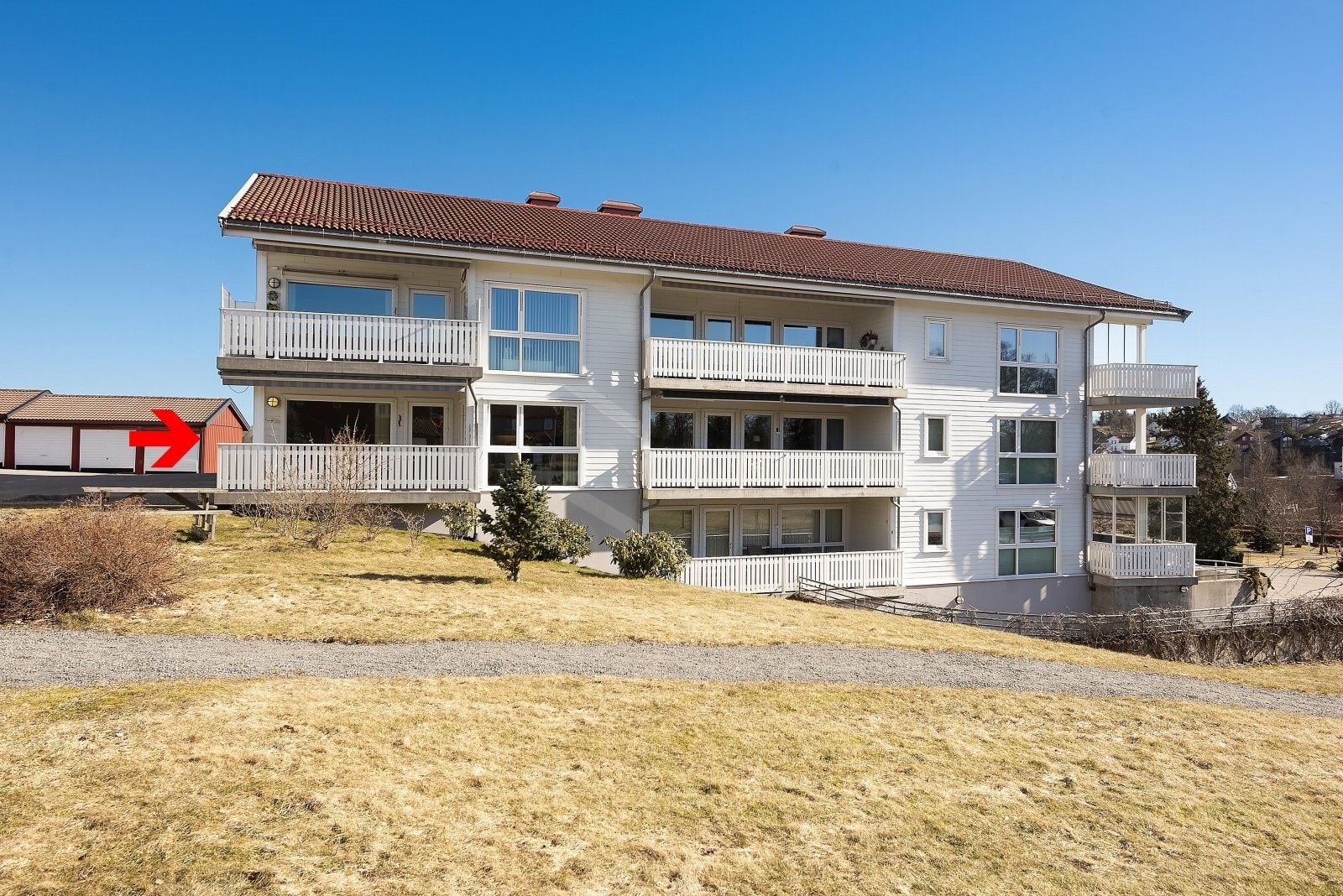 Leiligheten har en fin beliggenhet i 1. etasje og parkering i felles parkeringskjeller Galleribilde