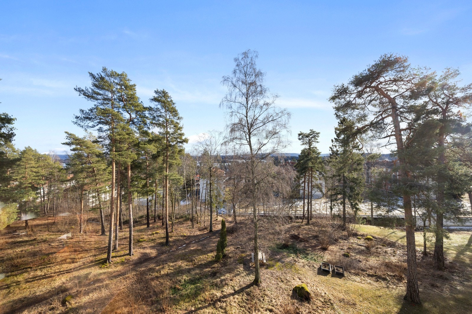 Idyllisk og flott beliggende 4-roms leilighet i et svært ettertraktet boligområde på Nedre Høvik Galleribilde