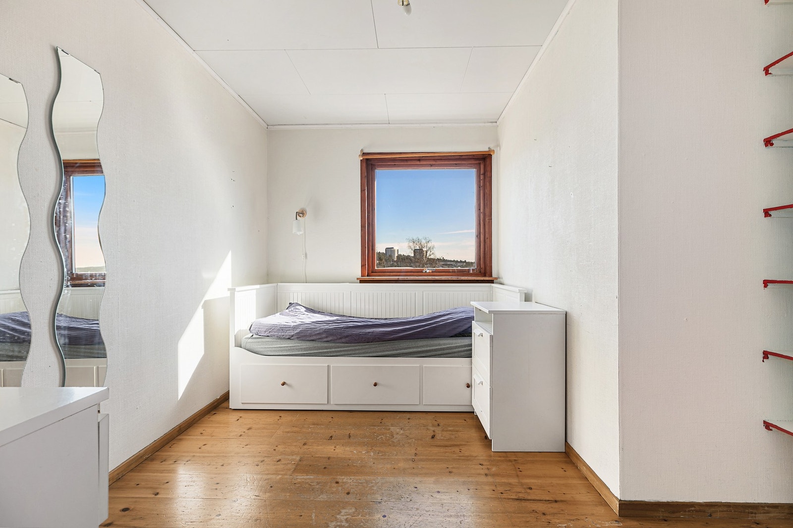 Det er totalt 5 soverom i boligen. Galleribilde