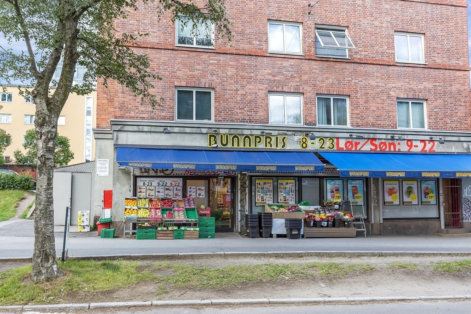 Nærområdet - Det er også søndagsåpen Bunnpris ca. 250 meter fra leiligheten. Galleribilde