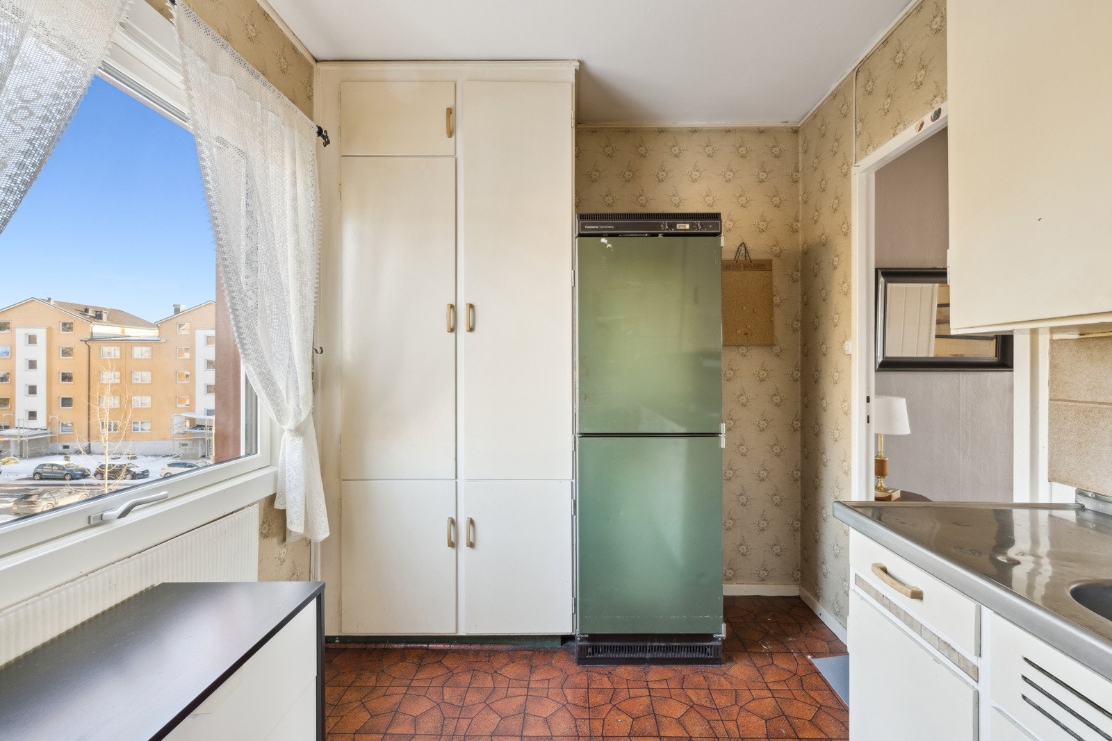 Kjøkken med hyggelig utsikt Galleribilde