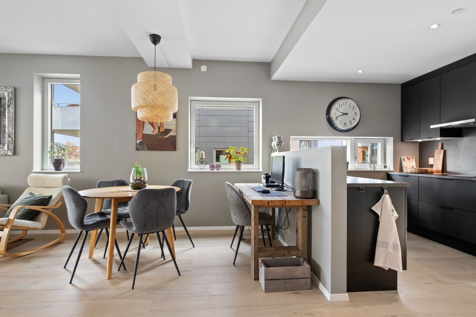 Leiligheten har vannbåren varme i neste alle rom. Galleribilde