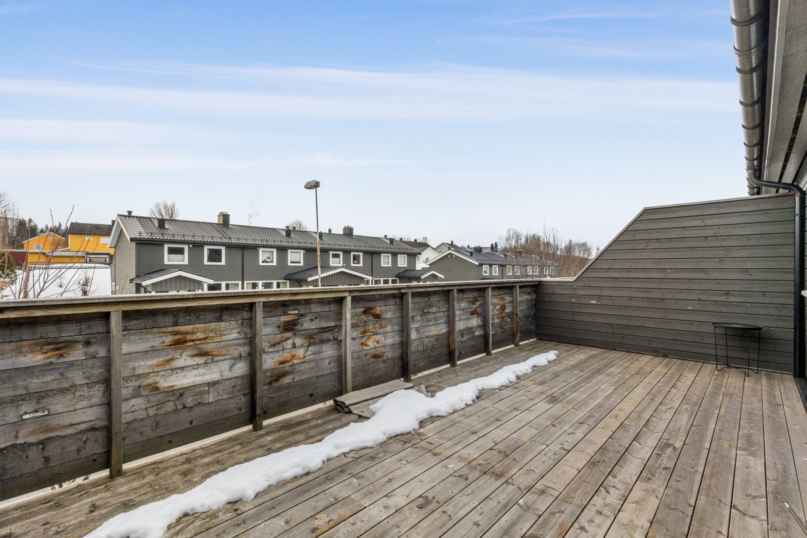 Fra soverommet har du direkte utgang til flott solrik balkong Galleribilde