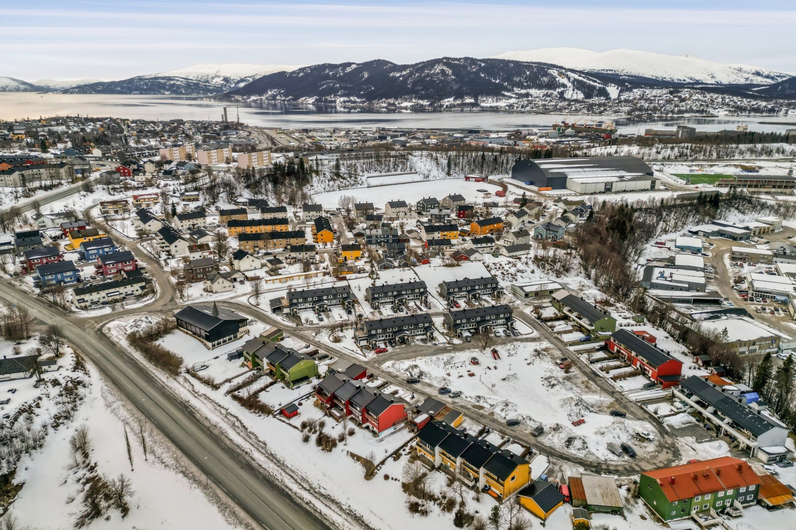 Gangavstand til flere dagligvarehandler, barnehager, skole og m.m. Galleribilde